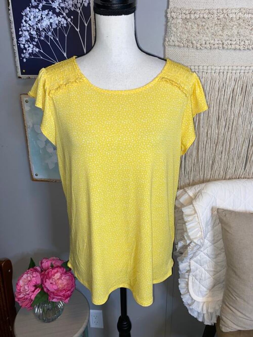 Adrianna Papell Yellow Flutter Sleeve Blouse Large Keyhole Back Lightweight Top